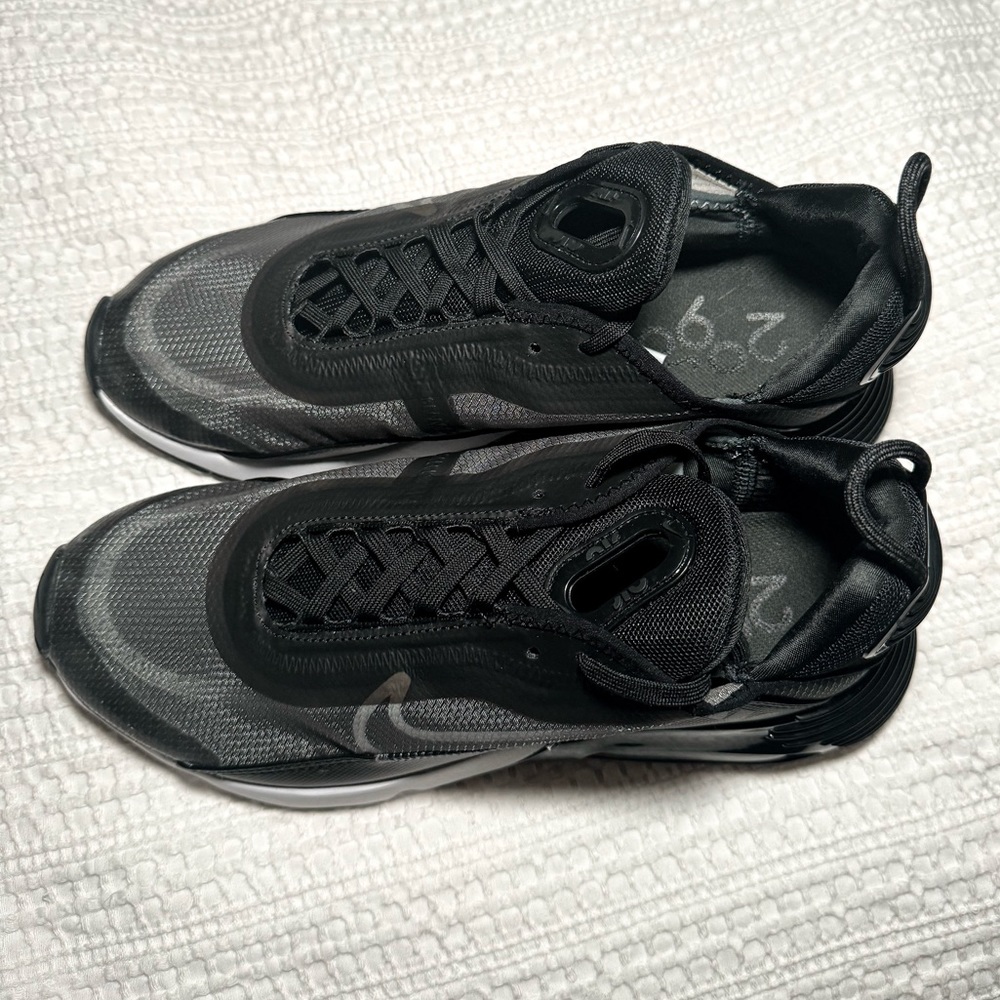 NWOB‼️- NIKE AIR MAX 2090 Running Sneakers (Black/Grey/White) -M 8.5 / W 9.5 - Picture 4 of 15
